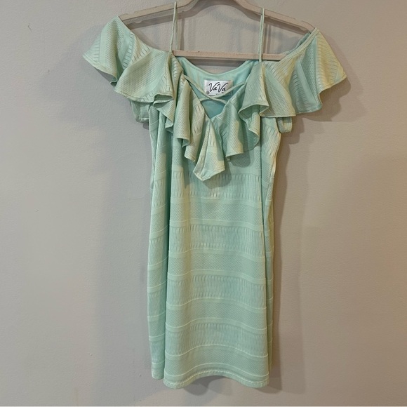 Vava By Joy Han Mint Green Off The Shoulder V-Neck Mini Dress Size Medium - Picture 2 of 6